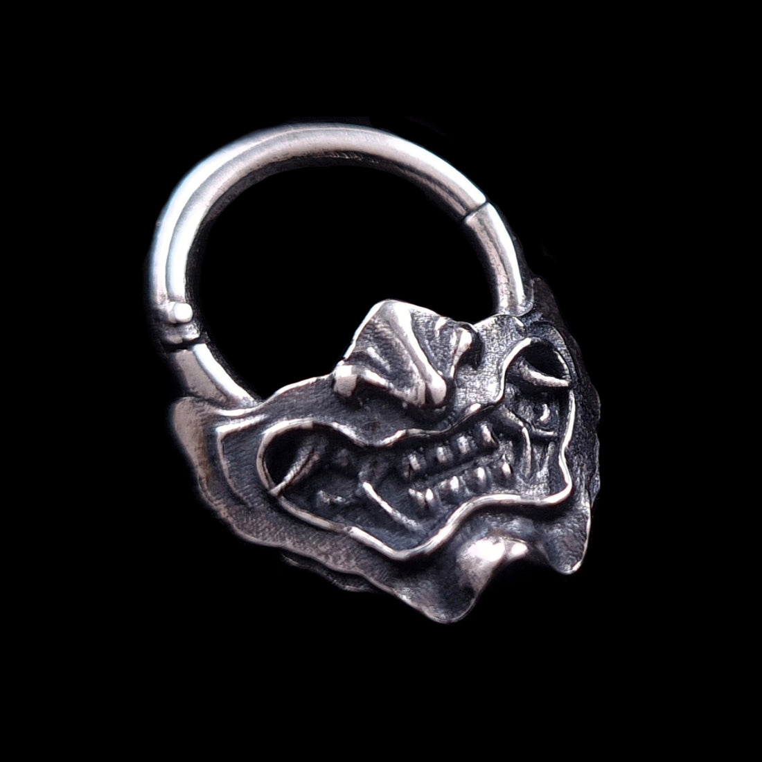 Sterling silver Oni mask clicker septum ring by RBZ Jewelry, featuring an intricate Samurai Menpo warrior mask design.